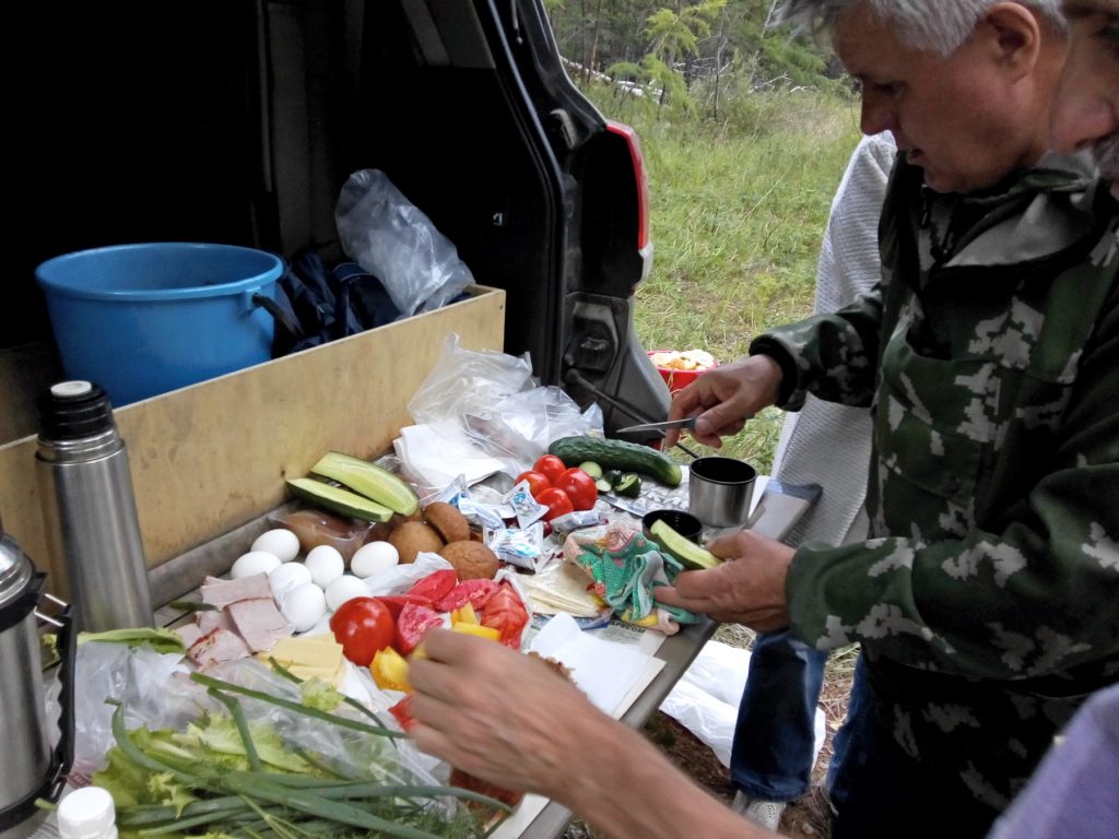 food out for a tailgate picnic